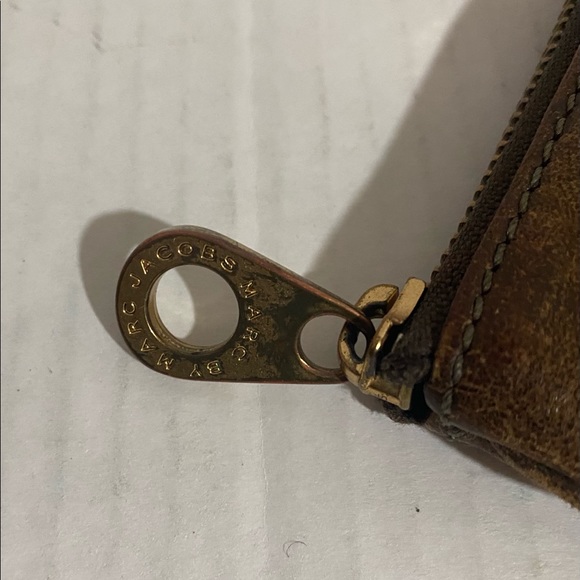 Marc by Marc Jacob’s brown distressed pouch bag - Picture 4 of 9